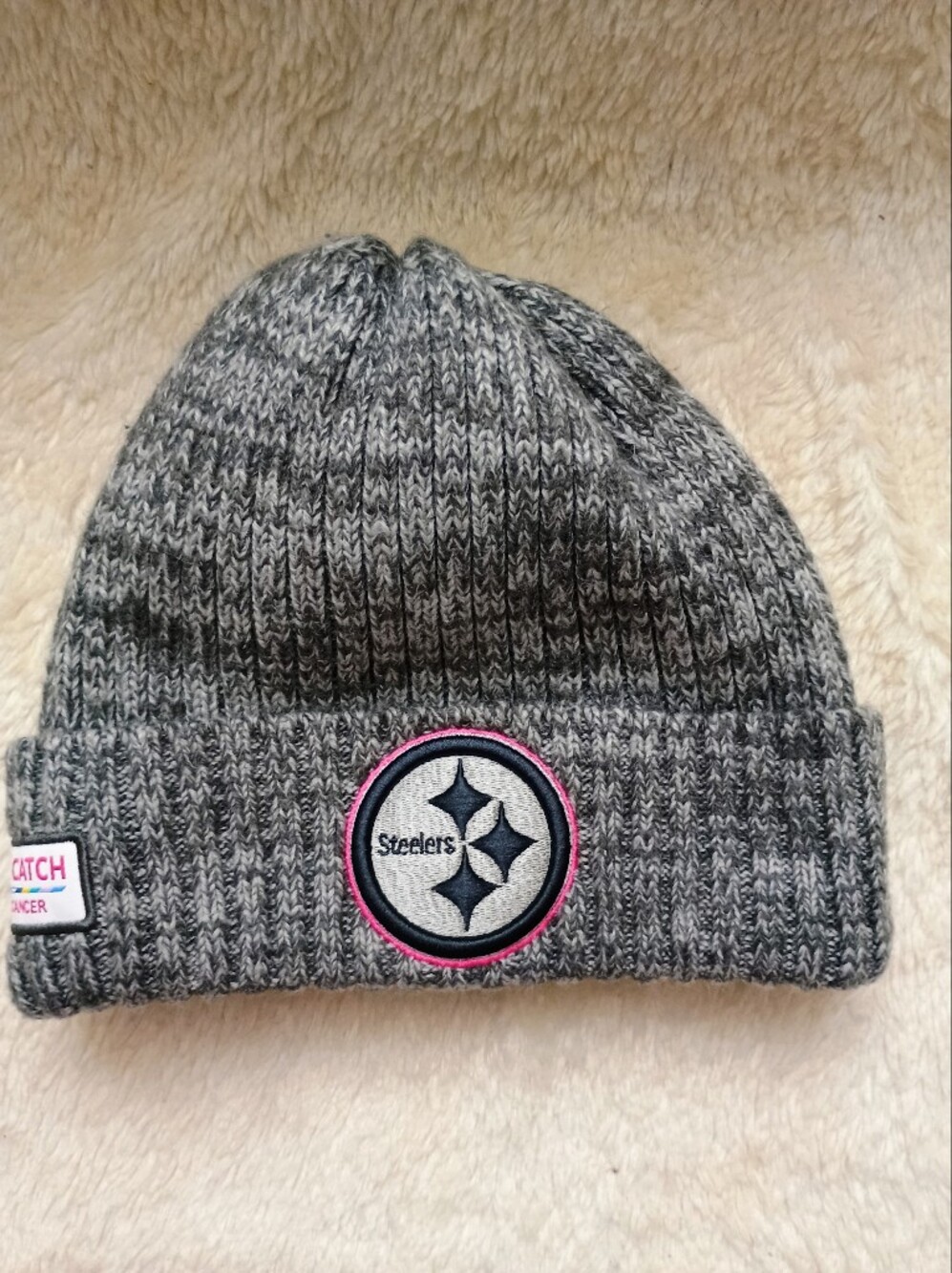 Pittsburgh Steelers New Era NFL Crucial Catch Cuffed Knit Beanie Hat Grey/Pink